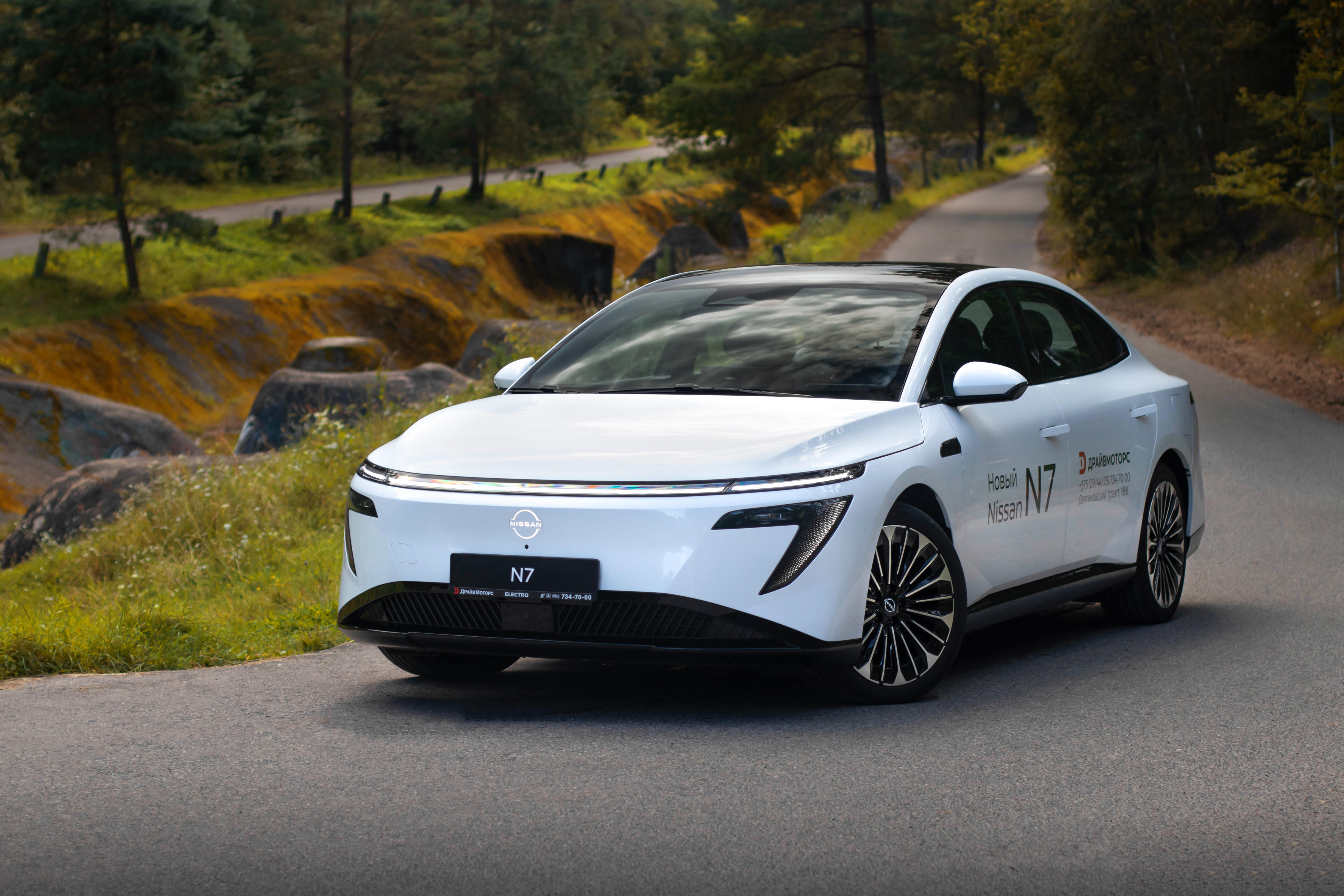 Первая новинка за 2 года. В Беларусь приехал электроседан E-класса Nissan N7